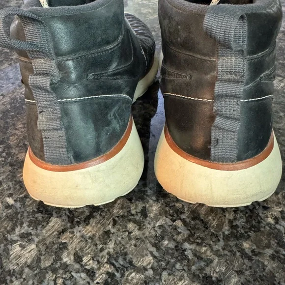 Nike‎ Roshe Run Sneakerboot QS Hiking. Trail Shoes Size10.5 Sneakers High Top
